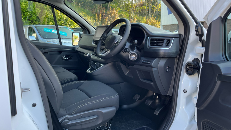 Renault Trafic Swb Diesel SL30 Blue dCi 150 Extra [Safety] Van